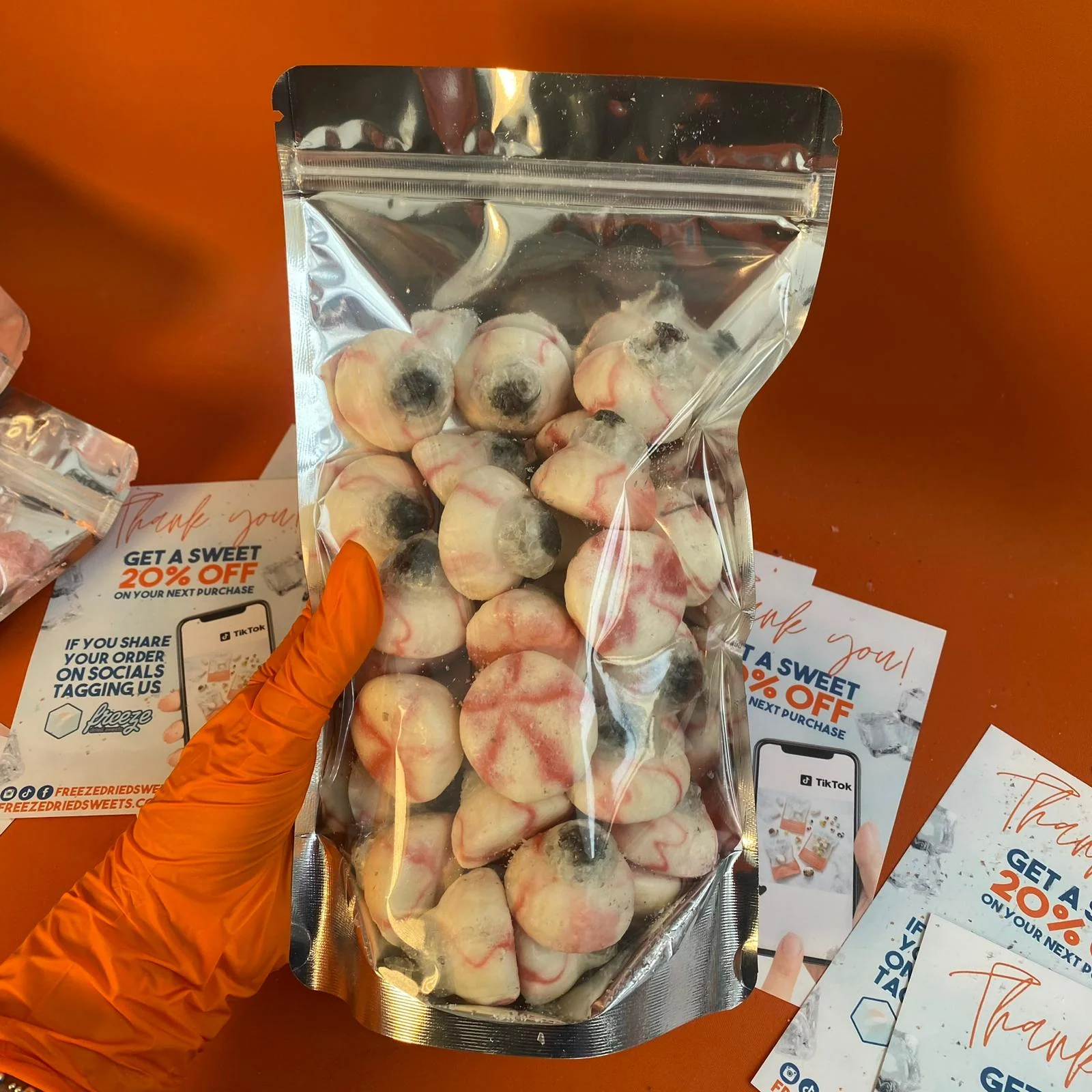 Eyeballs 5 Pieces - Freeze Dried Sweets - Image 4