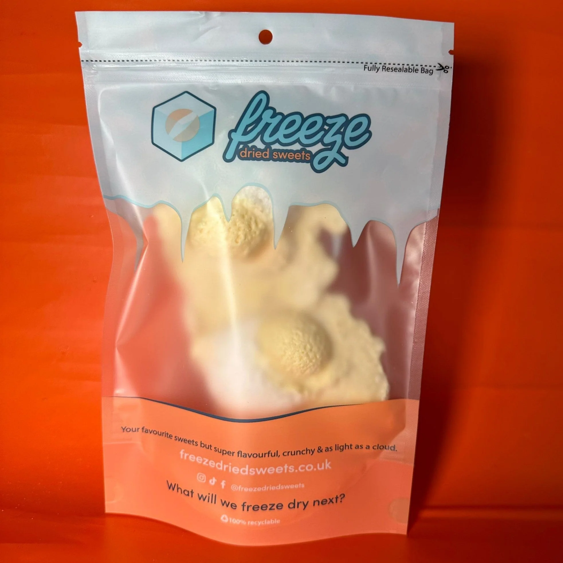 White Chocolate Egg of Creme 1 Piece - Image 3